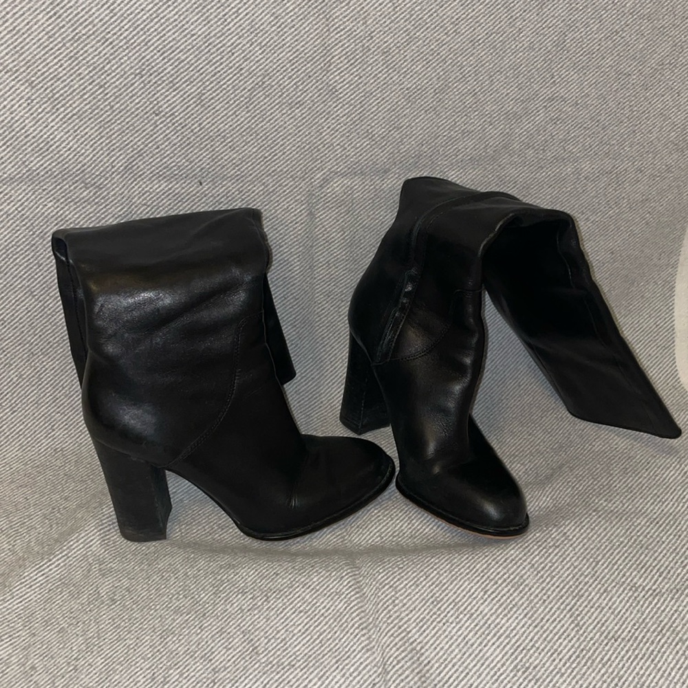 Sam Edelman black leather boots. Block heel. Very comfortable. Size 5.5.
